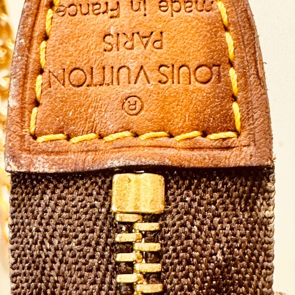 Louis Vuitton Brown Monogram Clutch with Gold Chain Size 8 this fit a smart ph - Picture 5 of 15